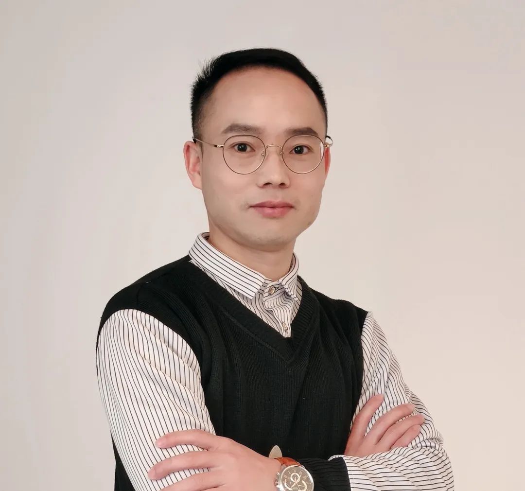 杨奕铭相片 - 副本.jpg